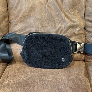 lululemon athletica Black Fleece Crossbody Bag